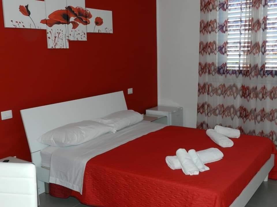 L'Isola Del Sole Bed & Breakfast Castelluzzo Exterior foto