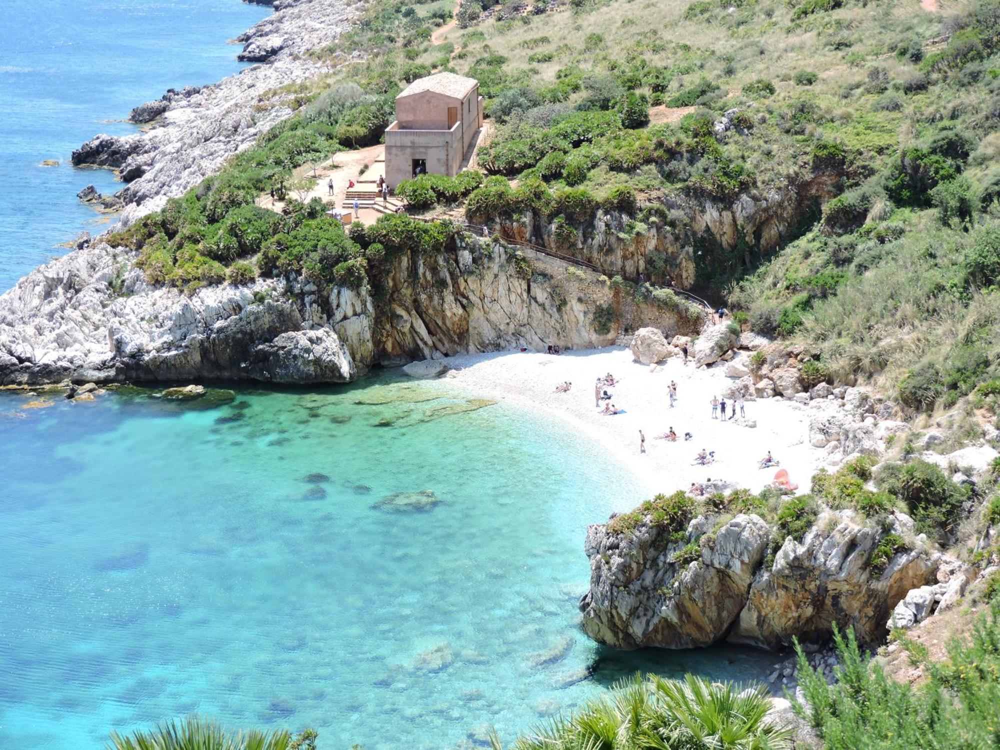 L'Isola Del Sole Bed & Breakfast Castelluzzo Exterior foto