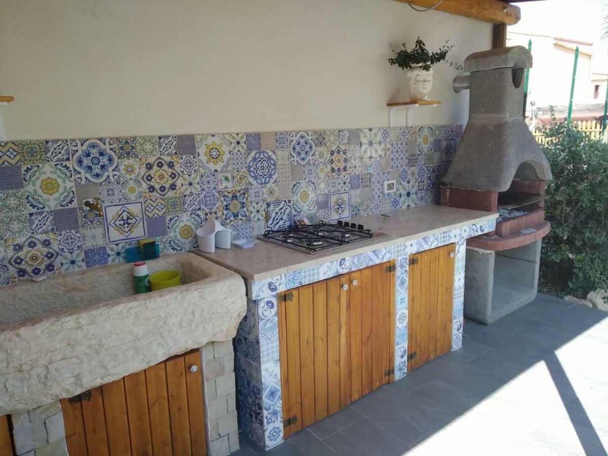 L'Isola Del Sole Bed & Breakfast Castelluzzo Exterior foto